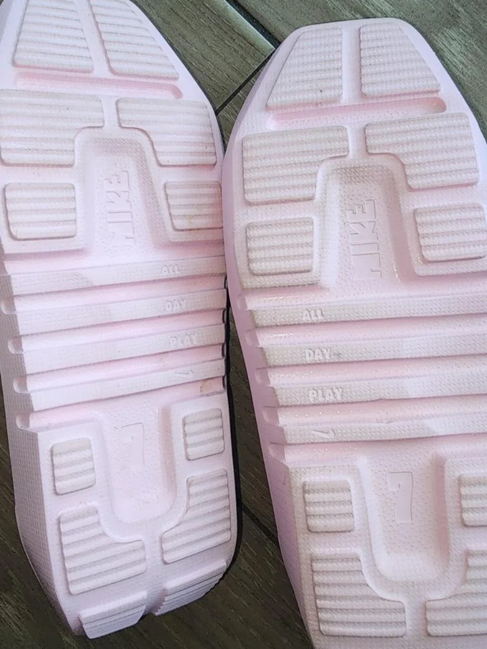 Nike Women's Blue and Pink Sandals